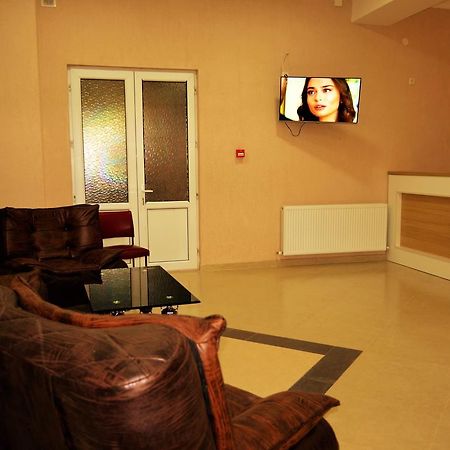 Kmg Hotel Khashuri Εξωτερικό φωτογραφία