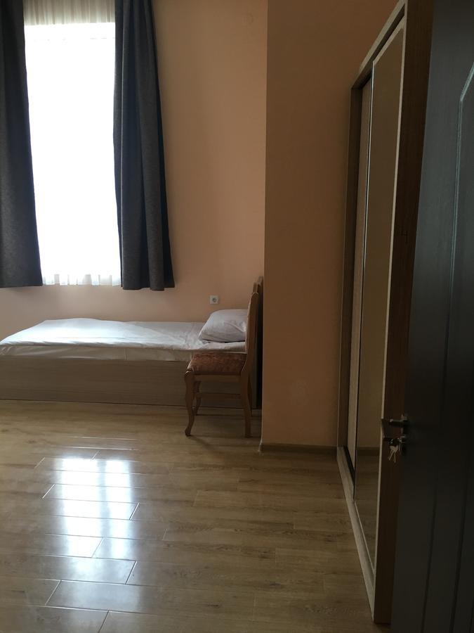 Kmg Hotel Khashuri Εξωτερικό φωτογραφία