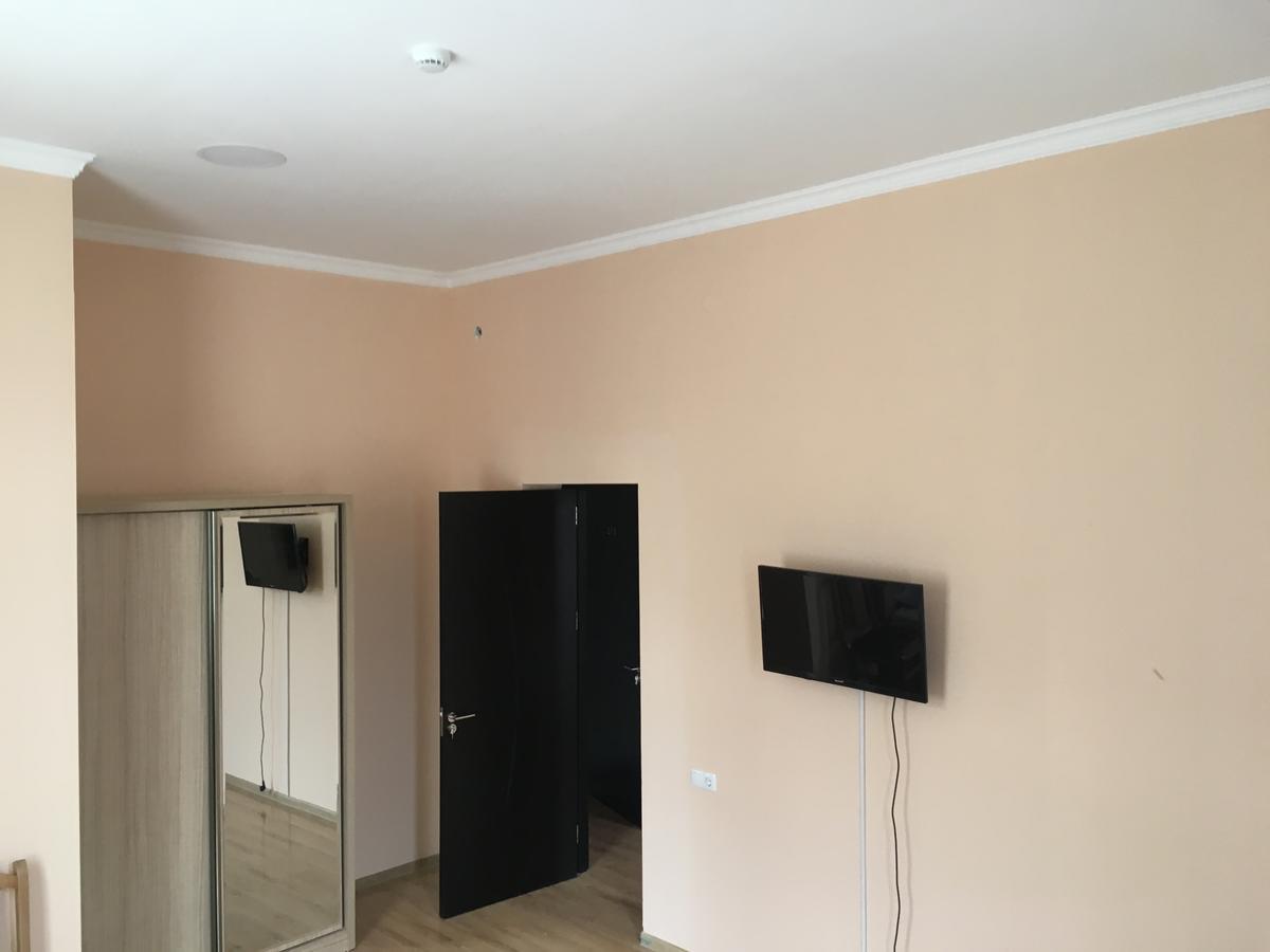 Kmg Hotel Khashuri Εξωτερικό φωτογραφία