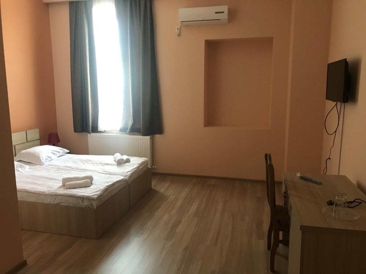 Kmg Hotel Khashuri Εξωτερικό φωτογραφία
