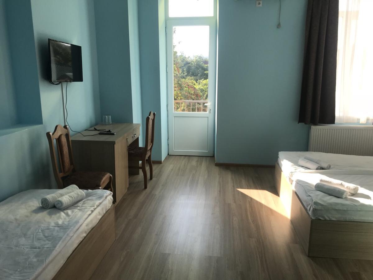 Kmg Hotel Khashuri Εξωτερικό φωτογραφία