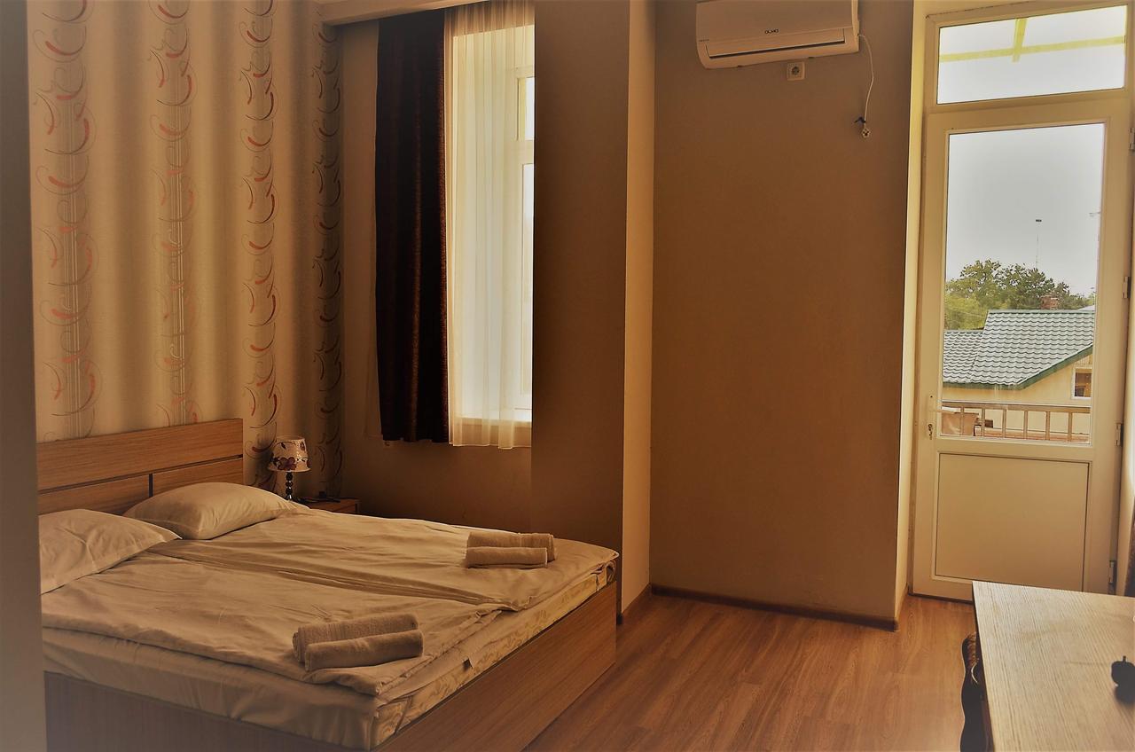 Kmg Hotel Khashuri Εξωτερικό φωτογραφία