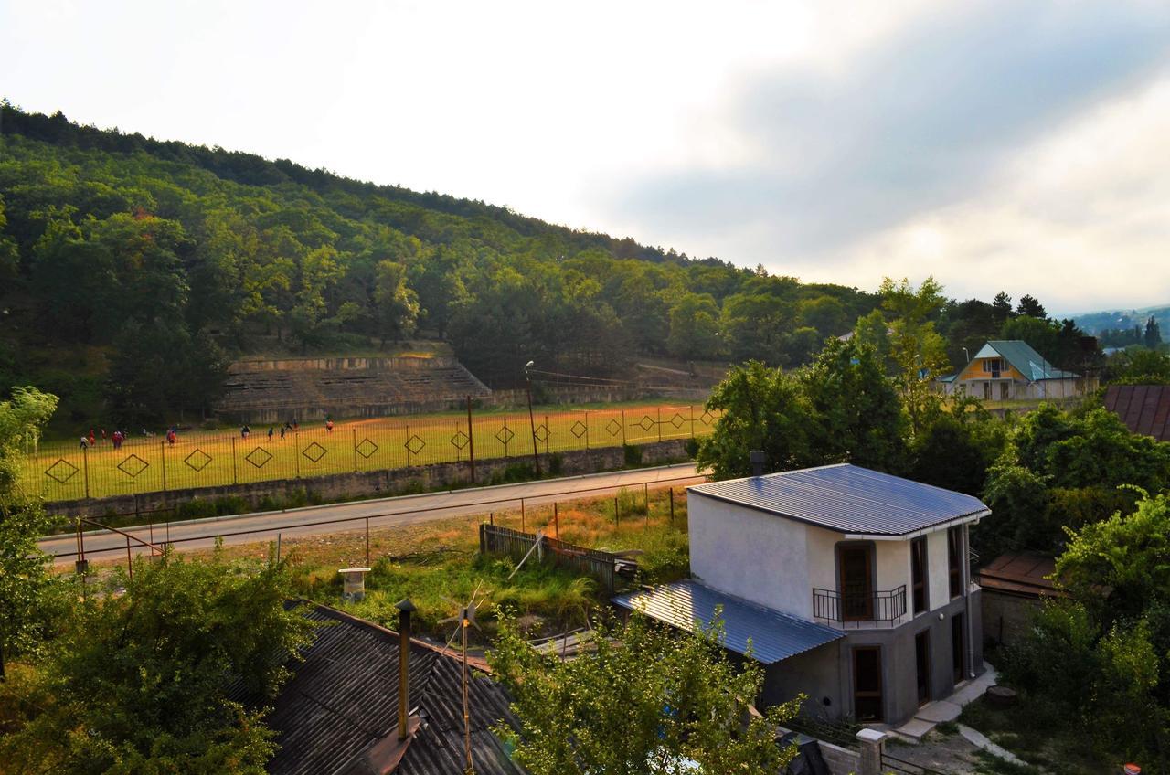 Kmg Hotel Khashuri Εξωτερικό φωτογραφία